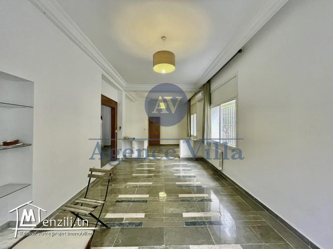 une villa s+4 avec jardin à carthage byrsa