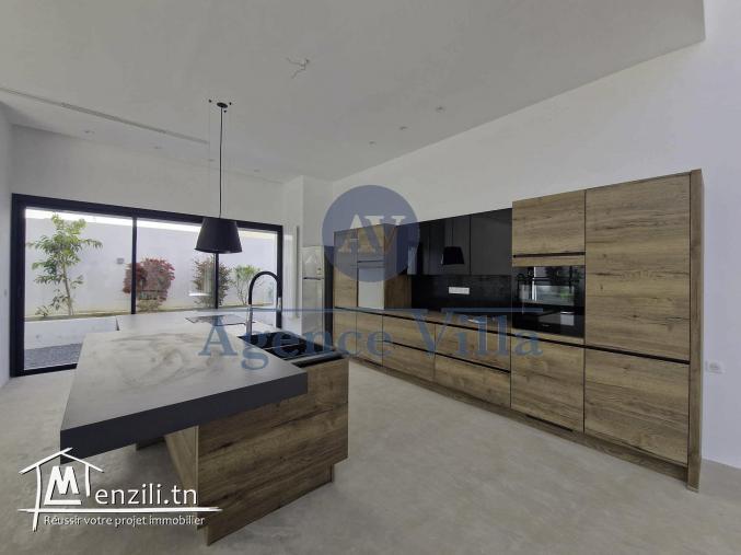 une villa s4 à gammarth avec piscine