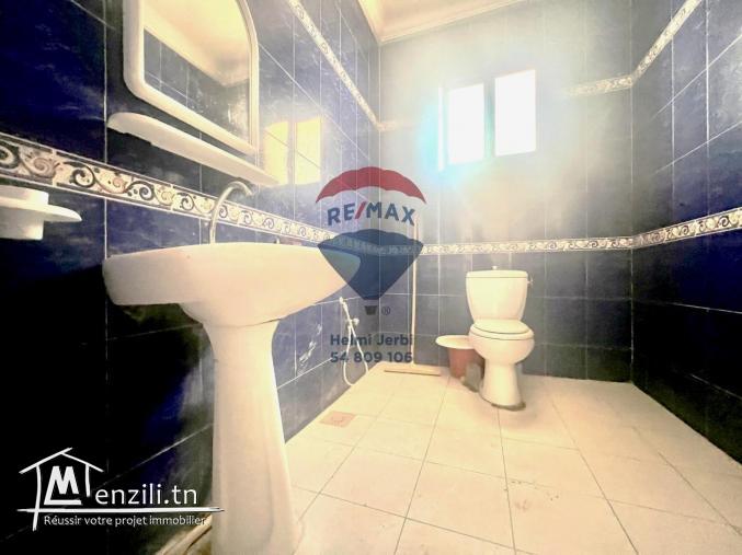 Usine 3000m2 à Soliman à Louer