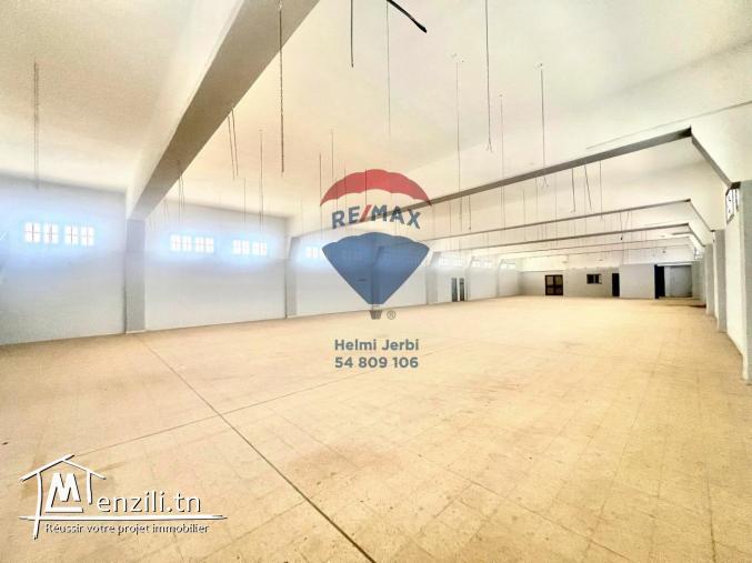 Usine 3000m2 à Soliman à Louer