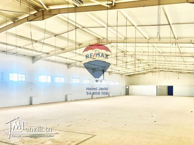 Usine 3000m2 à Soliman à Louer