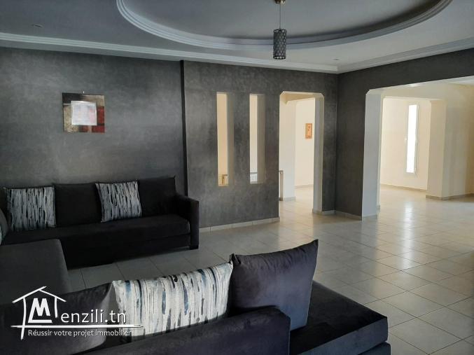 À Vendre – Magnifique Villa avec Piscine à El Haouaria