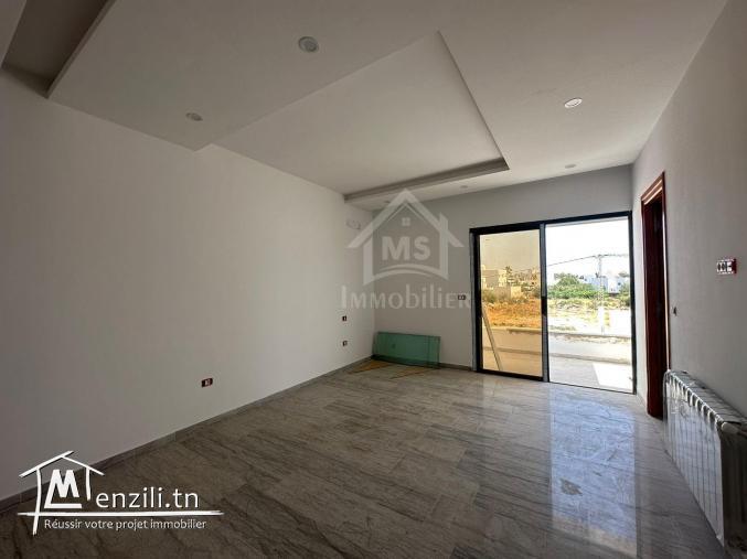 Belle villa toute neuve S+4 avec piscine à vendre 51355351