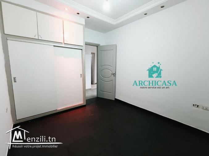 Un étage d'une villa à louer A megrine!