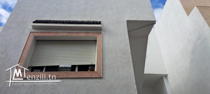 À vendre : Maison composée de 3 niveaux à Bhar Lazreg – 220 000 DT