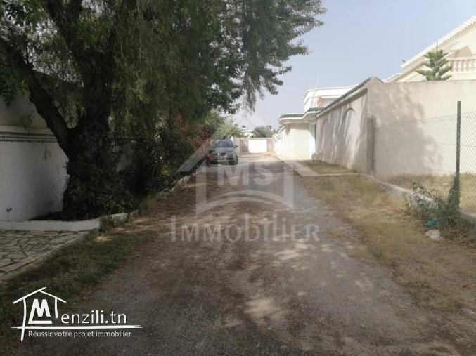 Terrain clôturé de 348 m² à vendre à la zone touristique Mrezga 51355351