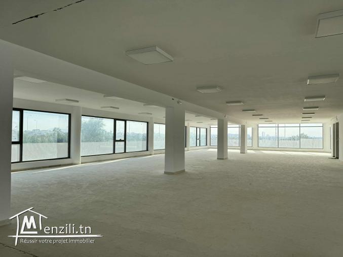 Immeuble bureautique neuf 3800 m au Lac 3