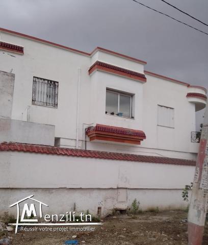 À VENDRE : Deux maisons sur un terrain de 480m2 opportunité à saisir