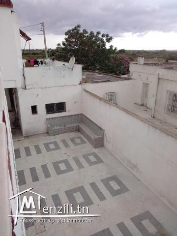 À VENDRE : Deux maisons sur un terrain de 480m2 opportunité à saisir