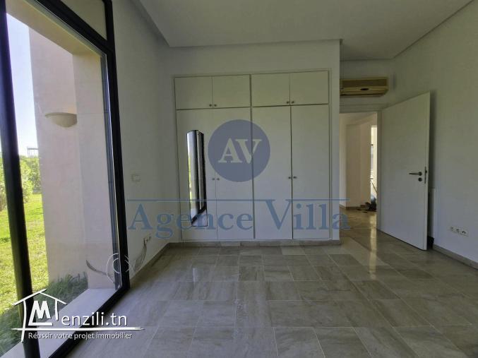 une villa s3 à gammarth avec piscine