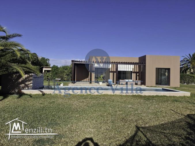 une villa s3 à gammarth avec piscine