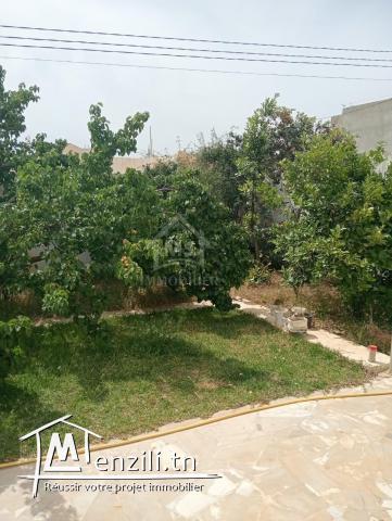 Une villa S+3 avec garage et jardin à vendre à Birbouregba 51355351