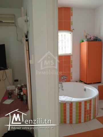 Une villa S+3 avec garage et jardin à vendre à Birbouregba 51355351