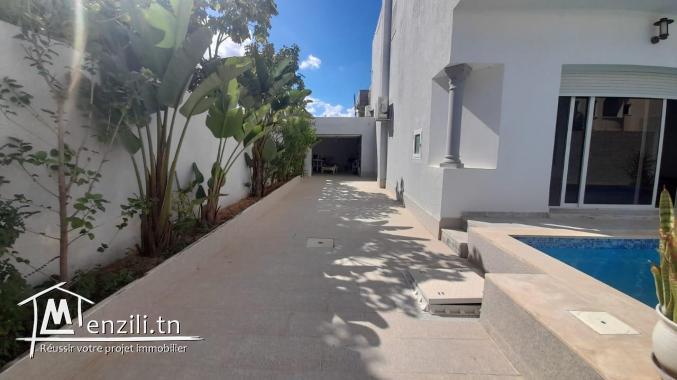 a vendre villa avec piscine s+4