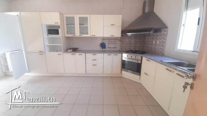 a vendre villa avec piscine s+4