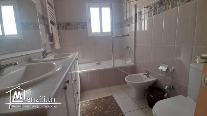 a vendre villa avec piscine s+4