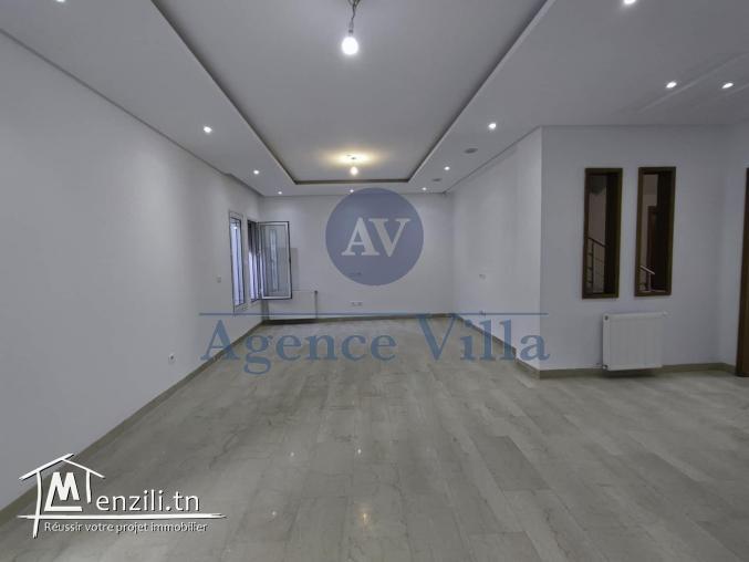 une villa s3 avec jardin à la soukra