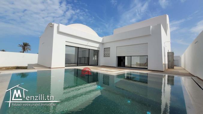 VILLA AVEC PISCINE ZU À DJERBA MIDOUN - RÉF V683