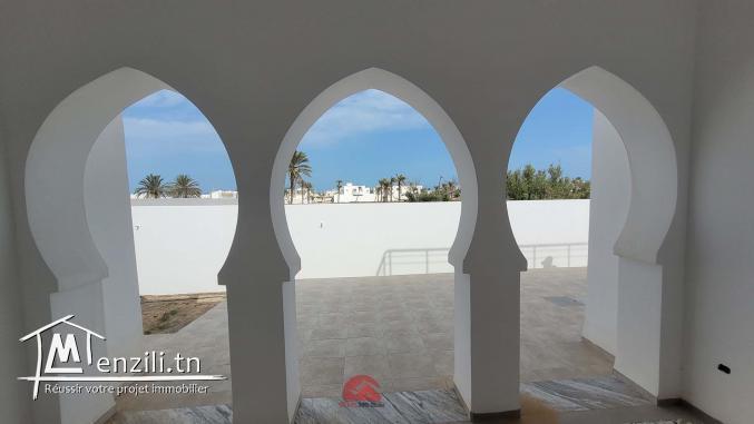 VILLA AVEC PISCINE ZU À DJERBA MIDOUN - RÉF V683