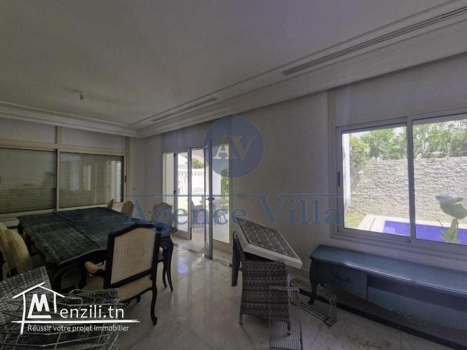 une villa s+4 à gammarth avec piscine