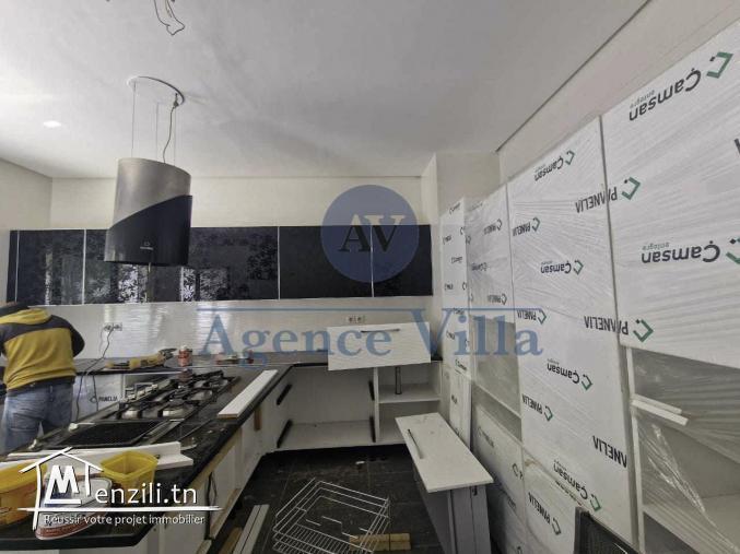 une villa s+4 à gammarth avec piscine