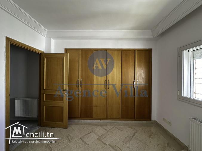 À louer un appartement S3 à La Soukra parc