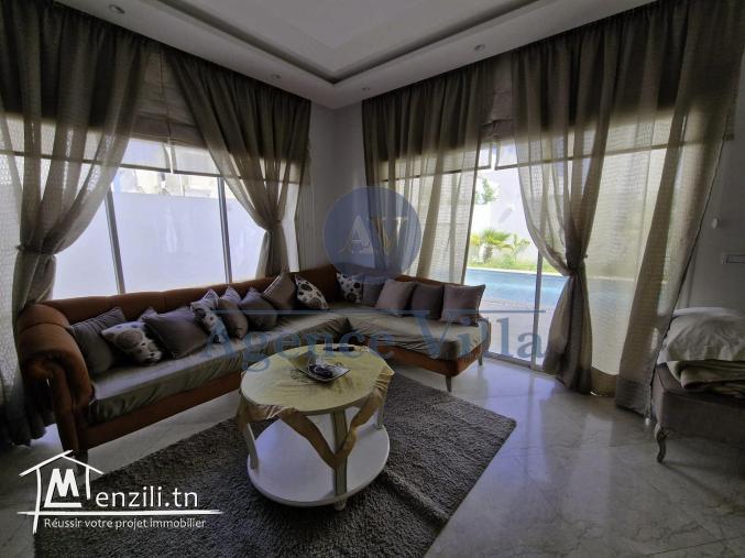 une villa neuve  s5 à la soukra avec piscine