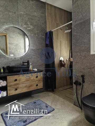 une villa neuve  s5 à la soukra avec piscine