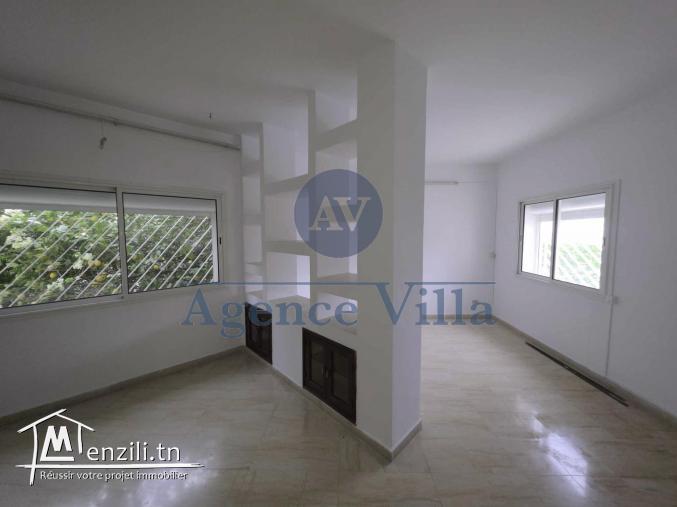 une villa à la marsa avec piscine