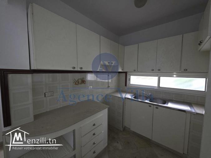 une villa à la marsa avec piscine