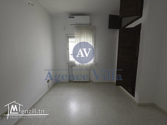 une villa à la marsa avec piscine