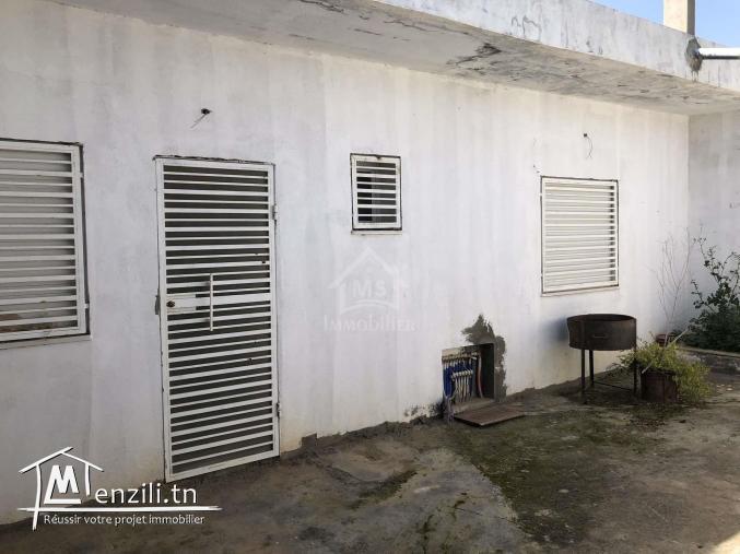 Maison S+2 avec 3 garages à vendre à Korba 51355351