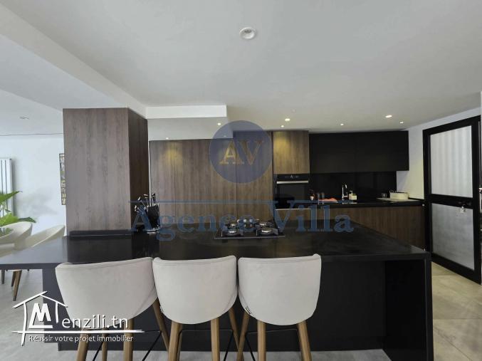 un triplex à gammarth avec piscine suspendu