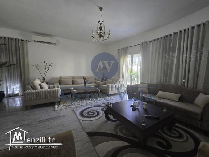 une grande villa à la soukra