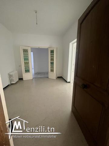 étage de villa a louer à Alain savary