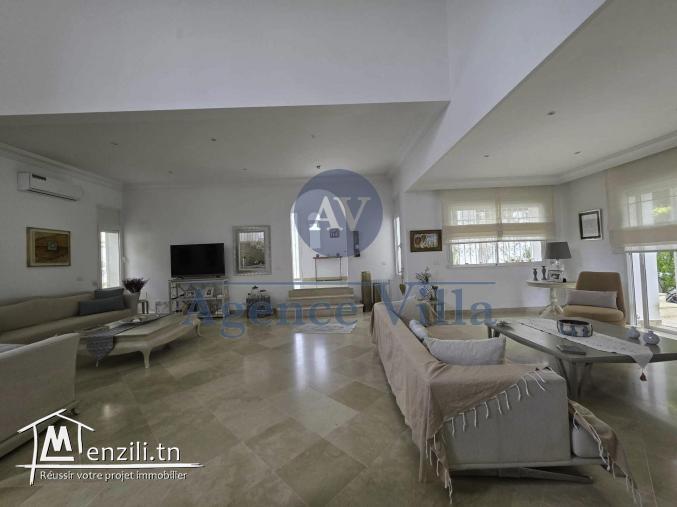 une villa s4 à gammarth avec piscine