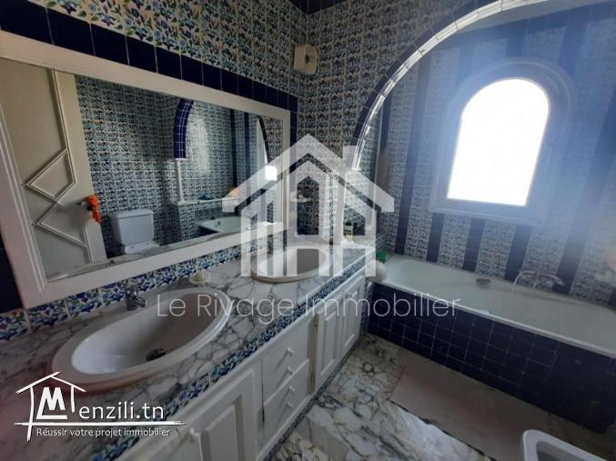 une villa de 500 m2 à la marsa