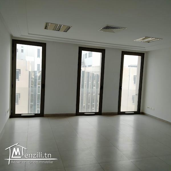 Super bureau 298 m² avec vue aeroport au lac 1