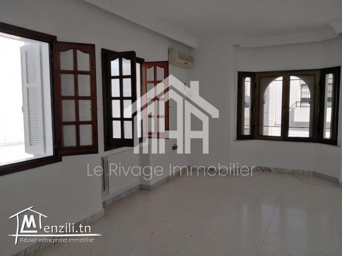 un étage de villa à carthage