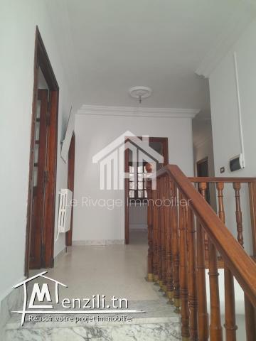 un étage de villa à carthage