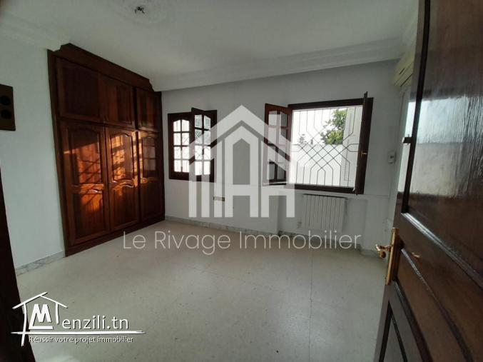 un étage de villa à carthage