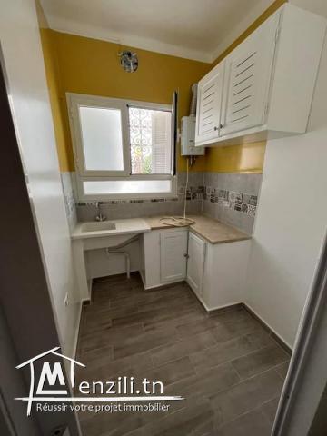 Partage un appartement avec une fille à cité el khadra