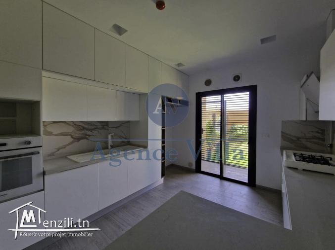 un triplex à la soukra