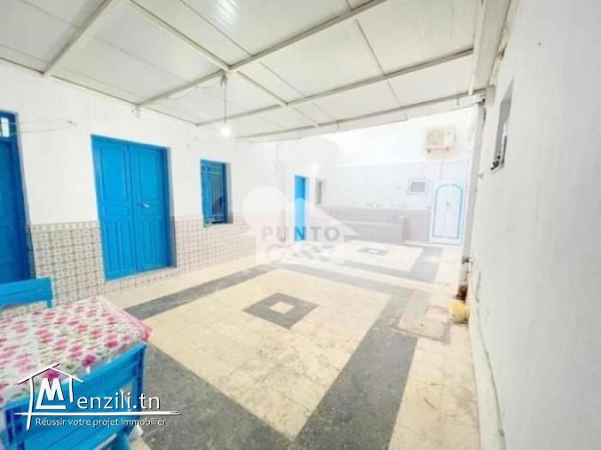 Maison Indépendante à Vendre – Monastir en Première Position de la Mer
