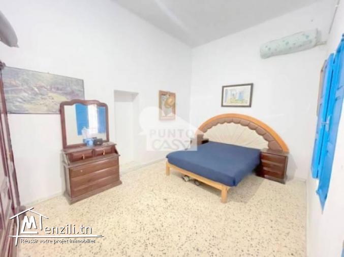 Maison Indépendante à Vendre – Monastir en Première Position de la Mer