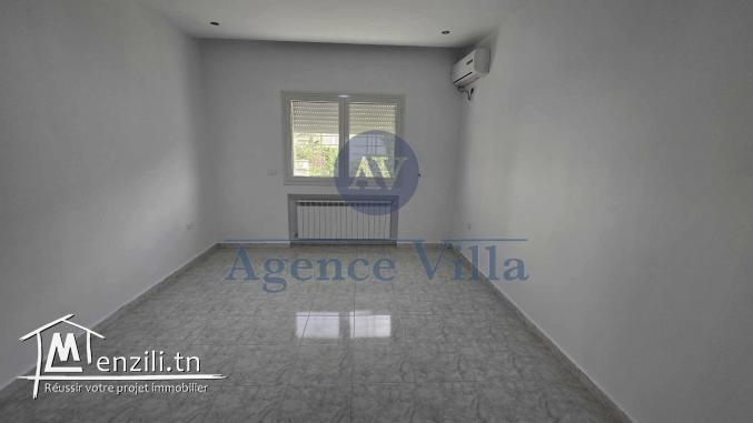 une villa à la soukra avec jardin