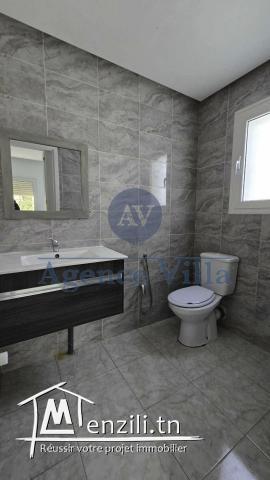 une villa à la soukra avec jardin