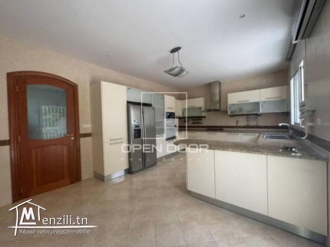 Villa s3 avec jardin à la Marsa