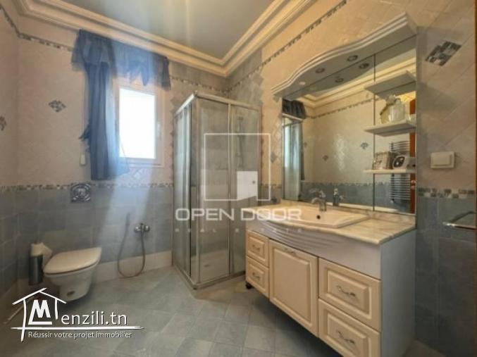 Villa s3 avec jardin à la Marsa