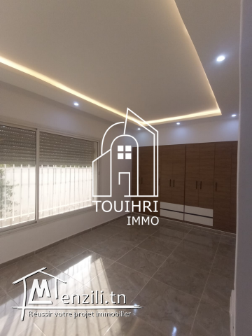 RDC maison s+2 a la golf soukra